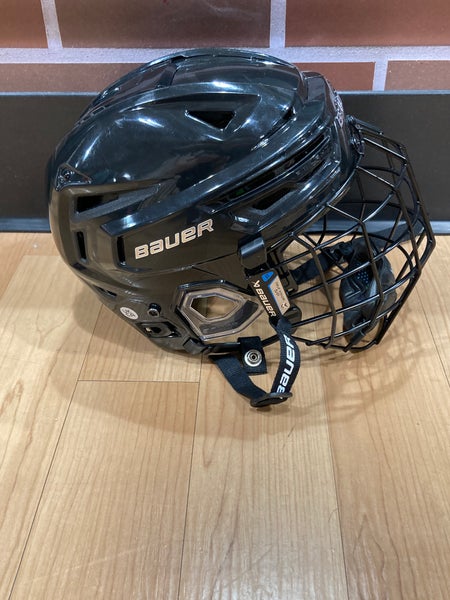 Black Medium Bauer Re-Akt 155 Helmet (Used)