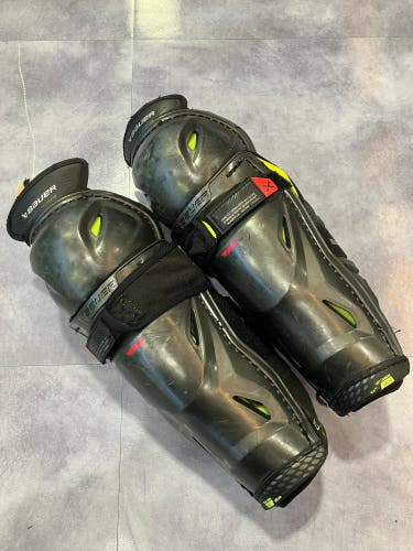 Junior Bauer Vapor 3X Pro Shin Pads 12" (Used)