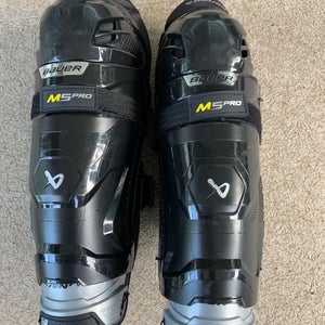 LIKE NEW Junior Bauer Supreme M5 Pro 12" Shin Pads (Used)..................