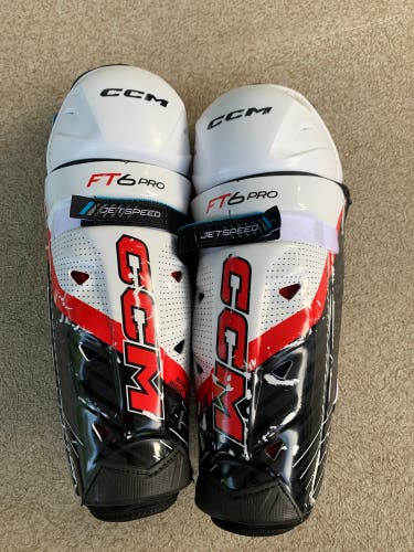 LIKE NEW Senior CCM Jetspeed ft6 pro 14" Shin Pads (Used)................................