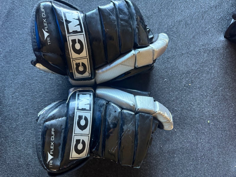 Vintage CCM Tacks 1052 Gloves 13" (Used)