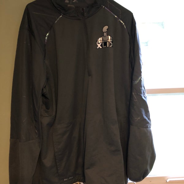Super Bowl XLIX Gray Men's XL Nike sweatshirt(Used)