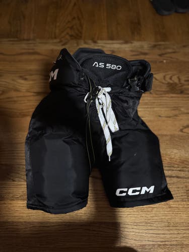 Junior Medium CCM Tacks AS 580 Hockey Pants (Used)