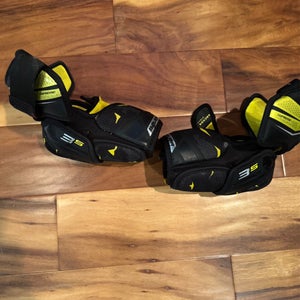 Junior Medium Bauer supreme 3s Elbow Pads (Used)