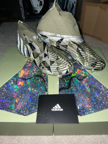 Green Men's Size M 8.5 (W 9.5) Adidas Predator Edge Cleats (New)