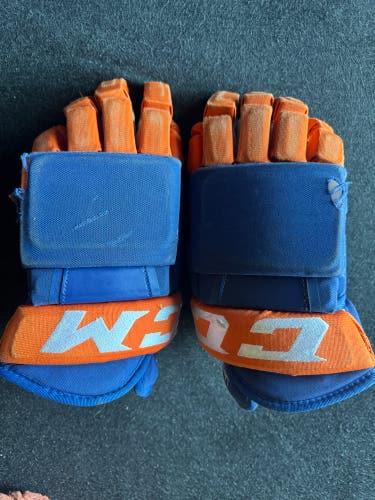 Game Worn Islanders CCM HG97 Gloves 14" Pro Stock (Used)