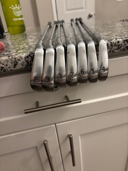 Men's Right Handed Iron Set (Used)