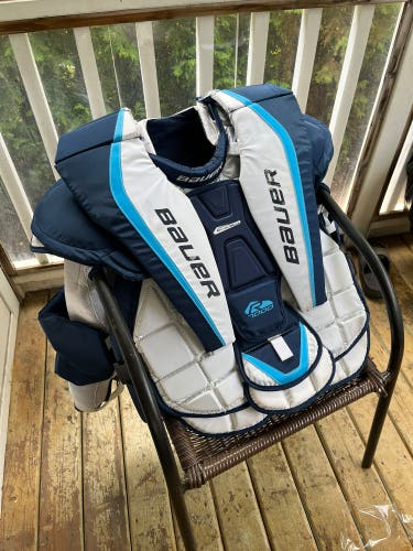 Large/Extra Large Bauer Reactor 7000 Goalie Chest Protector (Used)