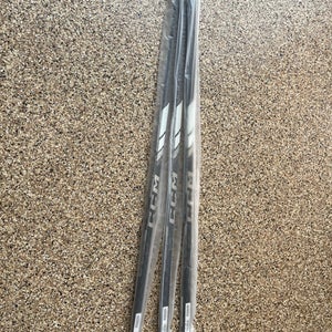 3 Intermediate CCM JetSpeed Right Handed Hockey Stick P28M Pro Stock (New)