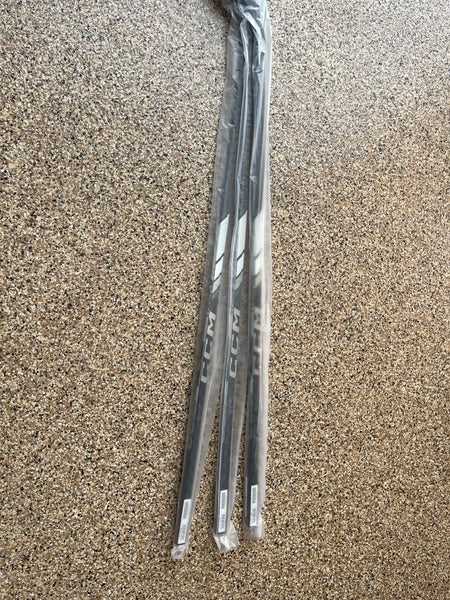 3 Intermediate CCM JetSpeed ft7(dressed as xf pro) Right Handed Hockey Stick P28M Pro Stock (New)