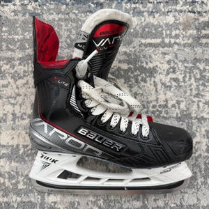 Bauer Vapor X-Lite Hockey Skates 7.5 (Used)