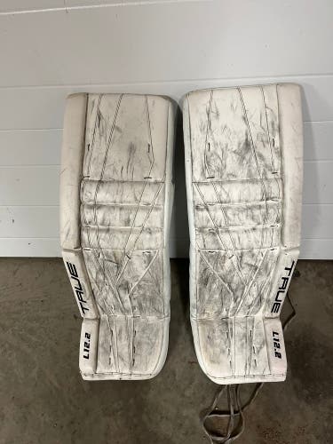 35" True L12.2 Goalie Leg Pads (Used)