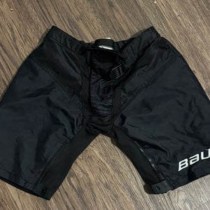 Junior Medium Bauer Supreme Shell Hockey Pants (Used)