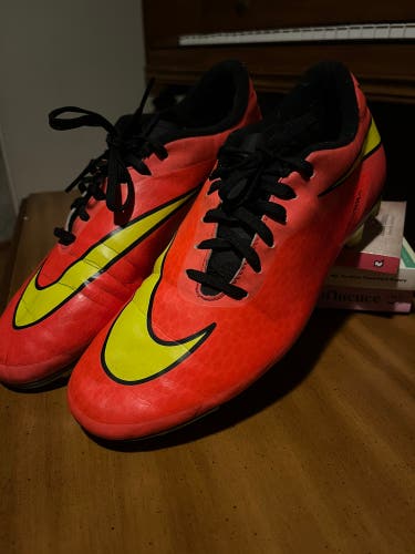 Orange Unisex Size M 9.0 (W 10.0) Nike Hypervenom Phantom Molded Cleats Cleats (Used)