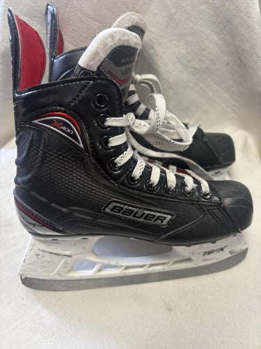 Junior Size 3 Bauer Vapor X400 Ice Hockey Skates Excellent Condition.