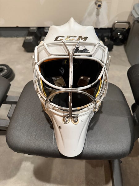 CCM Axis Pro Goalie Mask Senior Medium