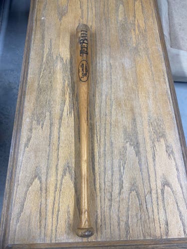 Vintage Derek Jeter Signature Louisville Slugger Genuine Series Tee Ball Wood Bat (-11) 15 oz 26