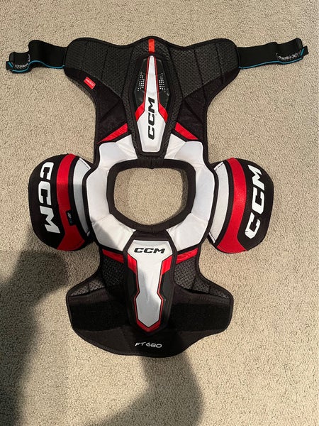 Men's Large Junior CCM Shoulder Pads (Used)