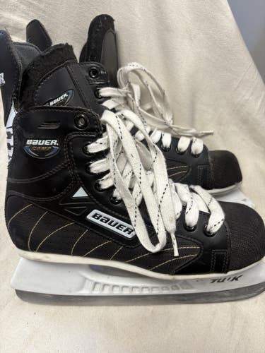 Junior Size 5 Bauer COMP Ice Hockey Skates Excellent Condition.