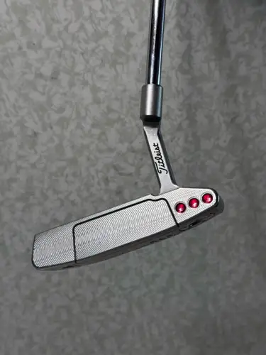 Titleist Scotty Cameron Super Select Newport 2 32.5” w Head Cover RH