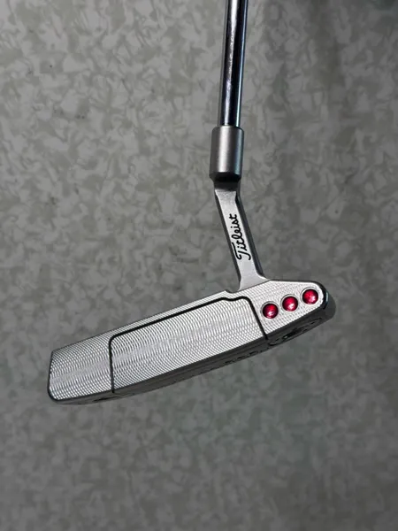 Titleist Scotty Cameron Super Select Newport 2 32.5” w Head Cover RH