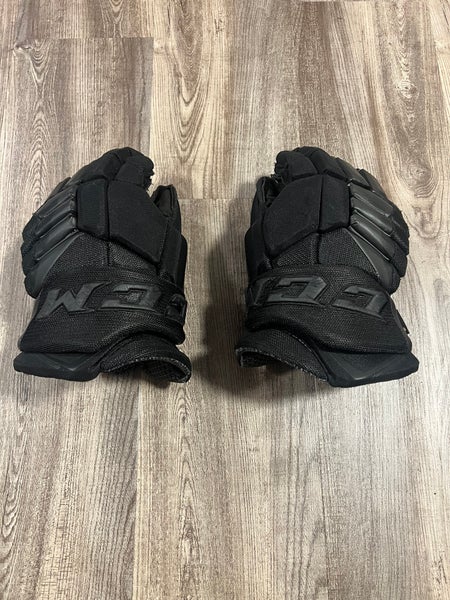 * Used Great condition Black 14” Ft4 pro Gloves *
