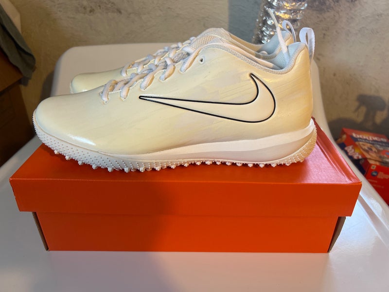 Nike Vapor Varsity Low Turf Cleats