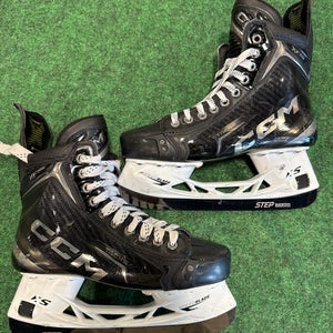 Intermediate CCM Tacks XF Pro Hockey Skates (Regular) Size 6 (Used)