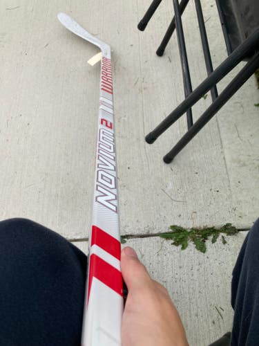 Senior Warrior Novium 2 SP Hockey Stick Right Handed W28 (Used)