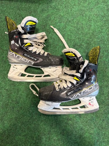 Junior Bauer Vapor 3X Hockey Skates (Regular) Size 3.5 (Used)