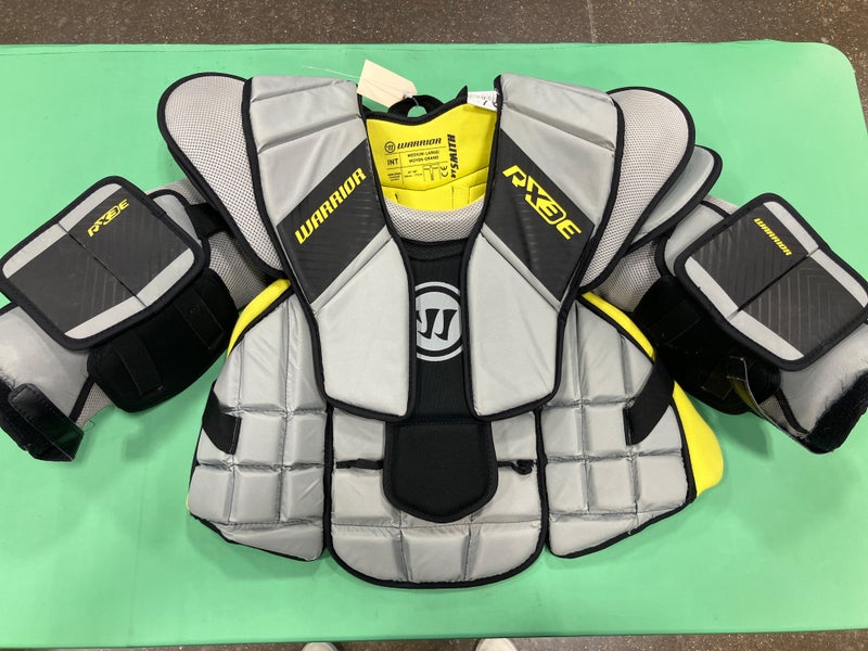 Intermediate Medium Warrior RX3E+ Goalie Chest Protector (Used)