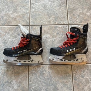 CCM Tacks Hockey Skates Regular Width Size 4.5 (Used)