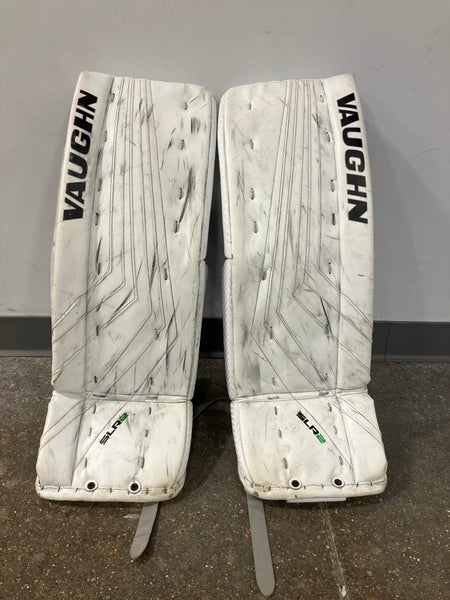 White 28" Junior Vaughn Ventus SLR2 Goalie Leg Pads (Used)