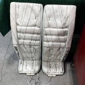 White Senior True Catalyst 7X3 Goalie Leg Pads (Used) | 32"+2"