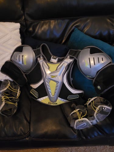 Reebok 7K Arm Pads and 3K Chest Protector | Adult Medium/Large