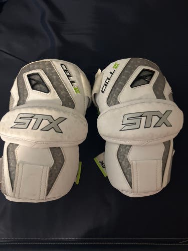 Medium Adult STX Cell VI Arm Pads (Used)