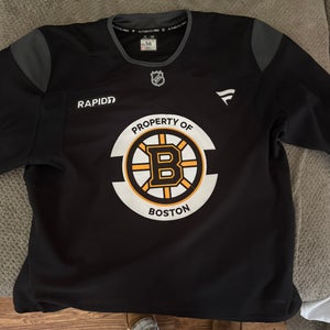 Boston bruins fanatics  Size 56 Men's Jersey practice  (Used)