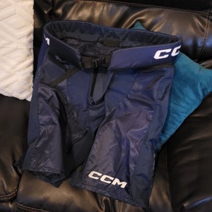 CCM men’s Small Navy Shell