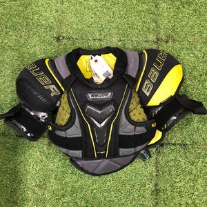 Medium Junior Bauer Supreme 1S Shoulder Pads (Used)