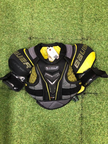 Medium Junior Bauer Supreme 1S Shoulder Pads (Used)