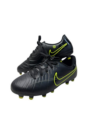 Used Nike JR Legend 10 Club Soccer Cleats - Junior 02.5 11835-S000198379