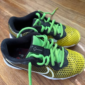 Green Kid's 12K (Little Kids) Youth Nike Low Top Molded Cleats (Used)