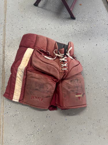 Senior XL Vaughn Velocity V9 Pro Hockey Goalie Pants Pro Stock (Used)
