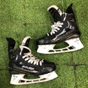 Senior Bauer Supreme M5 Pro Hockey Skates 8.5 (Used)