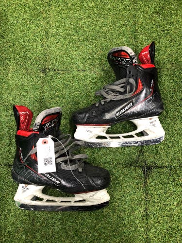 Intermediate Bauer Vapor 3X Pro Hockey Skates Size 4.5 (Used)