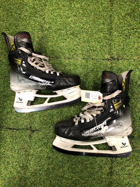 Senior Bauer Vapor Hyperlite 2 Hockey Skates Size 6 (Used)
