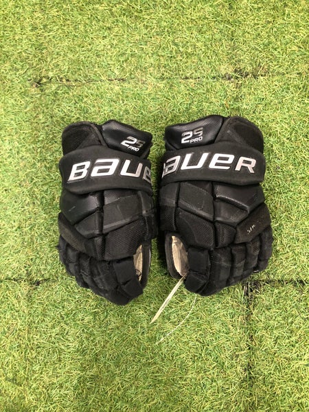 Black Junior Bauer Supreme 2S Pro Gloves 11" (Used)