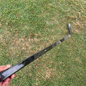 Senior Warrior Alpha LX2 Comp Hockey Stick Right Handed W28 (Used)