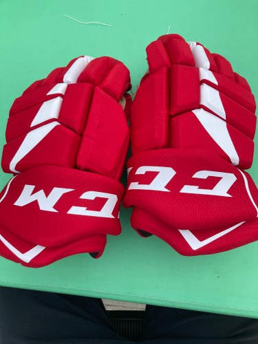 Red Senior CCM JetSpeed FT475 Gloves 14" (Used)