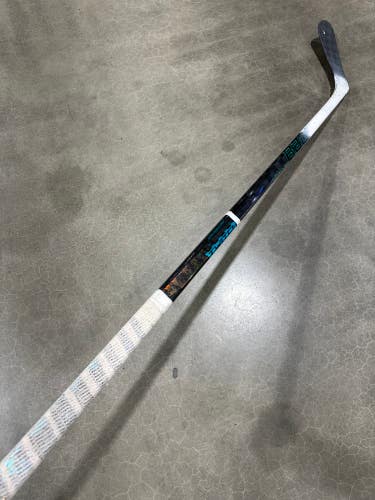 Senior Bauer Twitch Hockey Stick Left Hand P92 (Used)